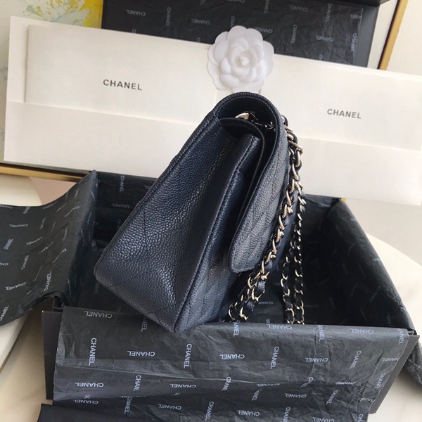 シャネルバッグレプリカ背面デザイン